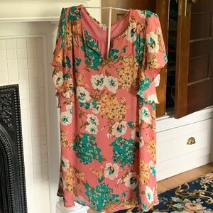 Umgee fully lined floral ruffle sleeve dress.worn a few times. Retail‎ 68.